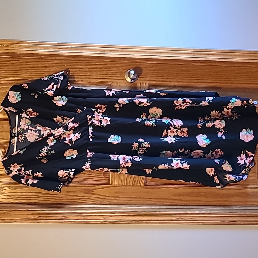 2xl black/floral dress